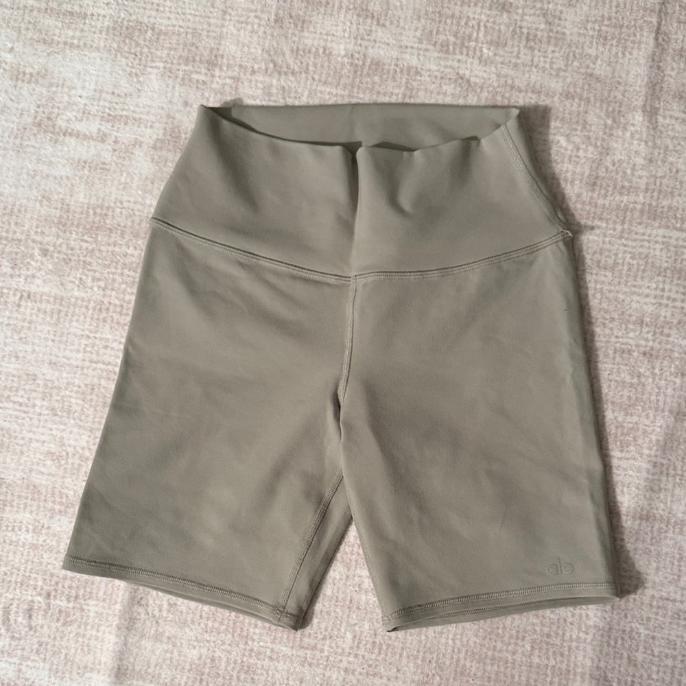 ALO Yoga Women's High-Waist Bike Shorts in Taupe